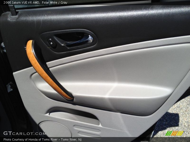 Polar White / Gray 2006 Saturn VUE V6 AWD