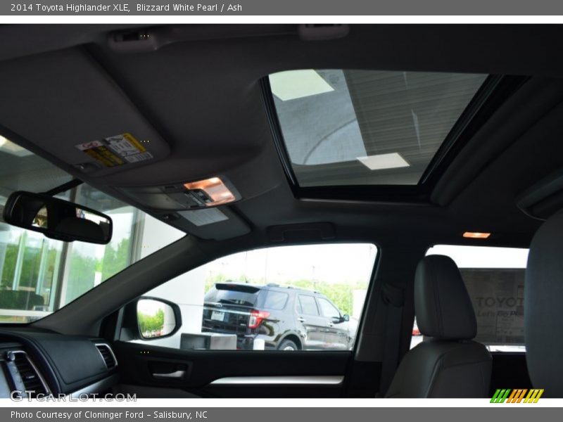 Blizzard White Pearl / Ash 2014 Toyota Highlander XLE