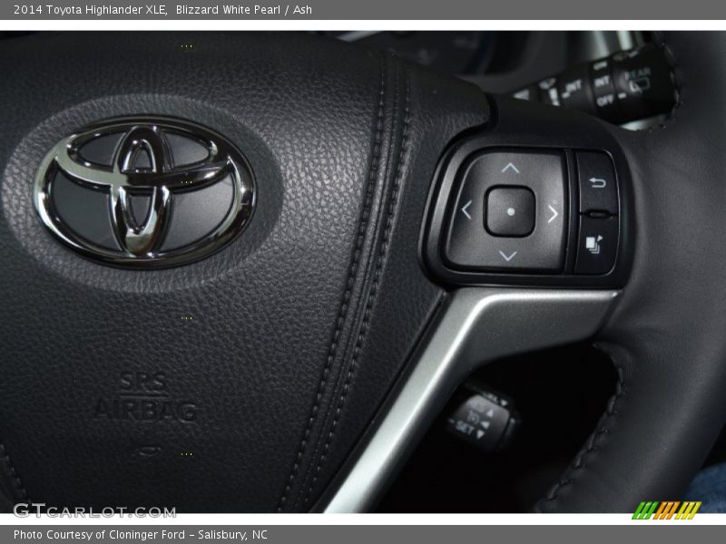 Blizzard White Pearl / Ash 2014 Toyota Highlander XLE