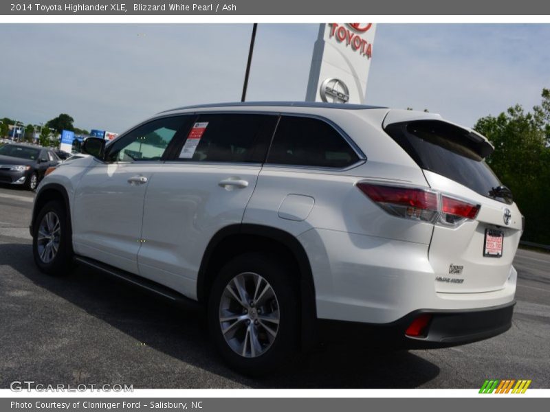 Blizzard White Pearl / Ash 2014 Toyota Highlander XLE