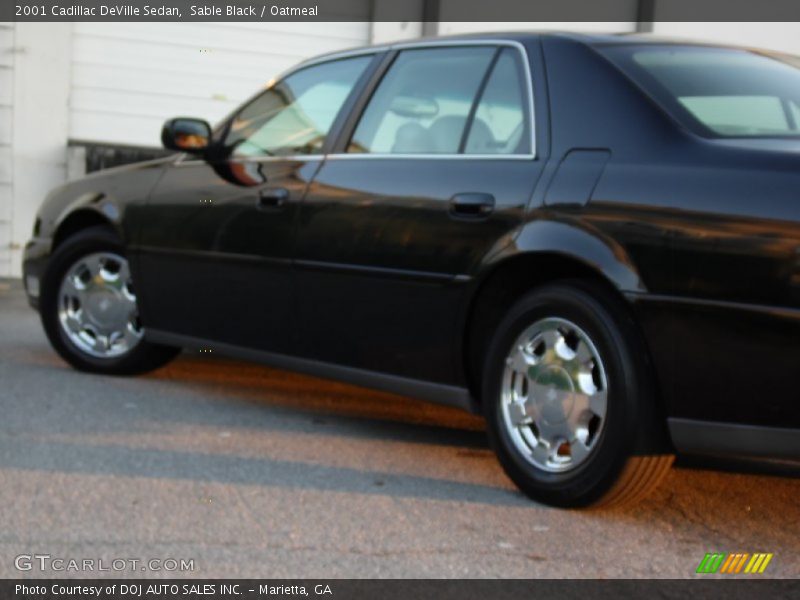 Sable Black / Oatmeal 2001 Cadillac DeVille Sedan