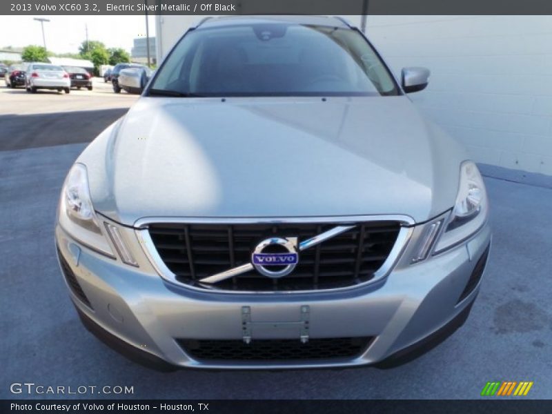 Electric Silver Metallic / Off Black 2013 Volvo XC60 3.2