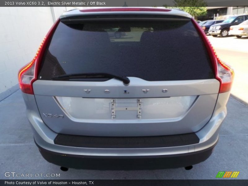 Electric Silver Metallic / Off Black 2013 Volvo XC60 3.2