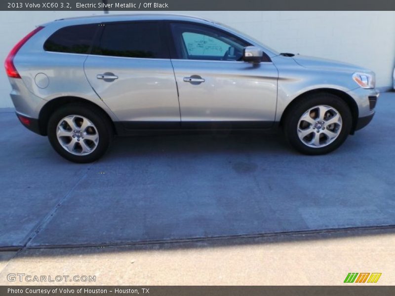 Electric Silver Metallic / Off Black 2013 Volvo XC60 3.2