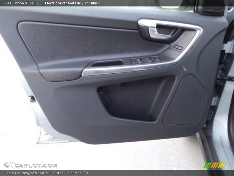 Electric Silver Metallic / Off Black 2013 Volvo XC60 3.2