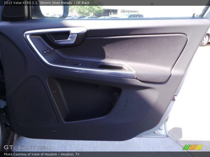 Electric Silver Metallic / Off Black 2013 Volvo XC60 3.2