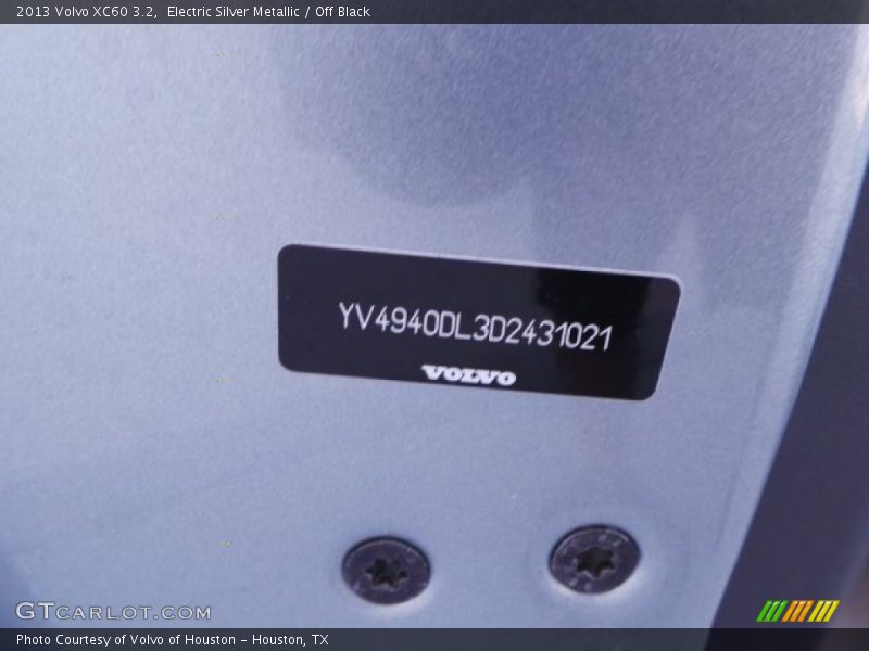 Electric Silver Metallic / Off Black 2013 Volvo XC60 3.2