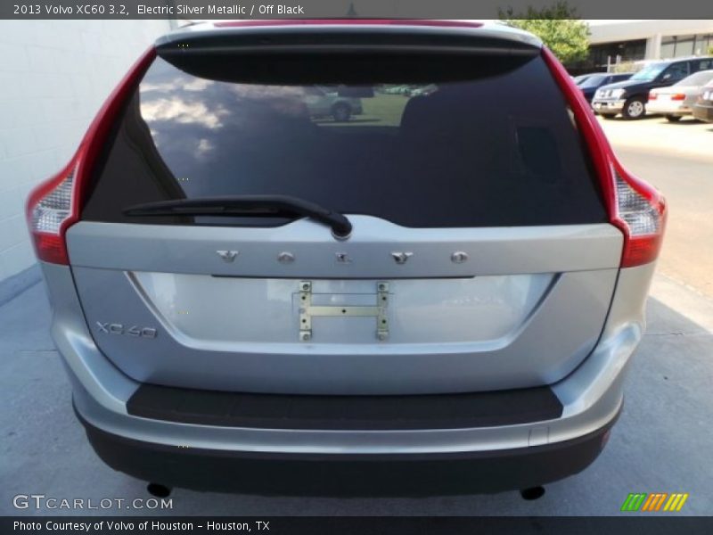 Electric Silver Metallic / Off Black 2013 Volvo XC60 3.2