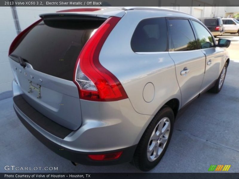 Electric Silver Metallic / Off Black 2013 Volvo XC60 3.2