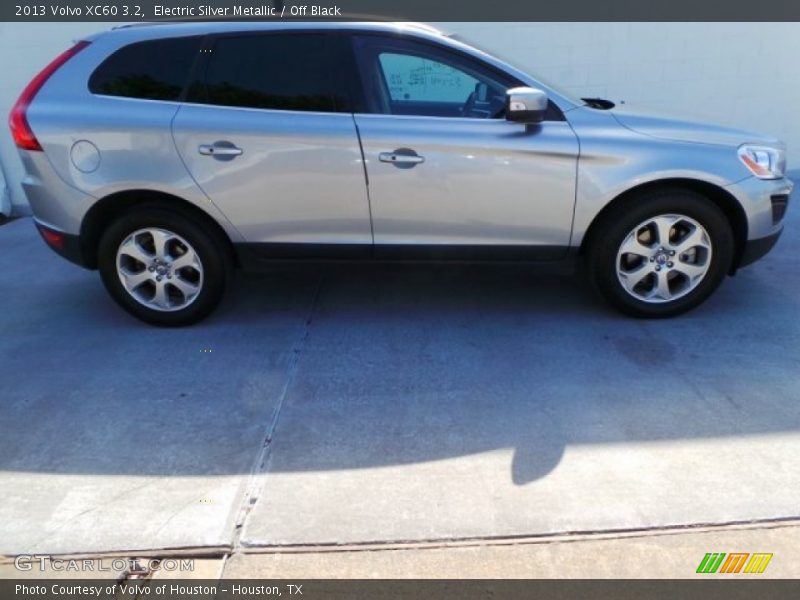 Electric Silver Metallic / Off Black 2013 Volvo XC60 3.2