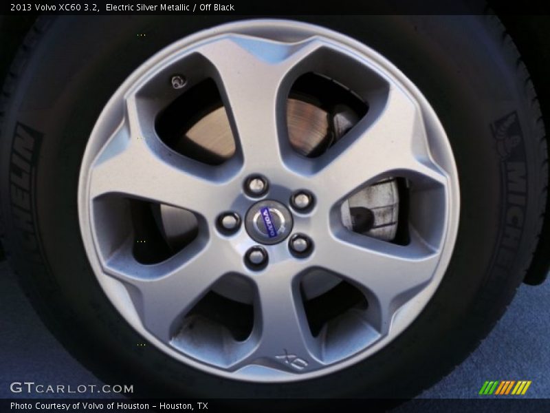 Electric Silver Metallic / Off Black 2013 Volvo XC60 3.2