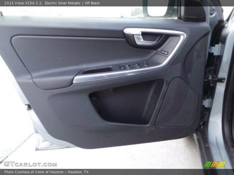 Electric Silver Metallic / Off Black 2013 Volvo XC60 3.2