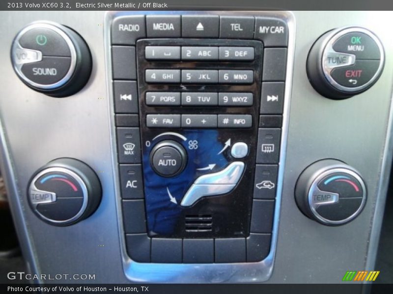 Electric Silver Metallic / Off Black 2013 Volvo XC60 3.2