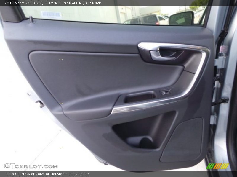 Electric Silver Metallic / Off Black 2013 Volvo XC60 3.2