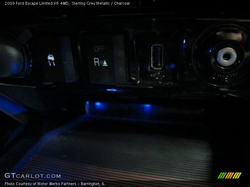Sterling Grey Metallic / Charcoal 2009 Ford Escape Limited V6 4WD