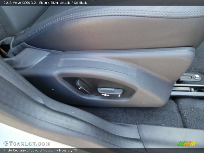Electric Silver Metallic / Off Black 2013 Volvo XC60 3.2