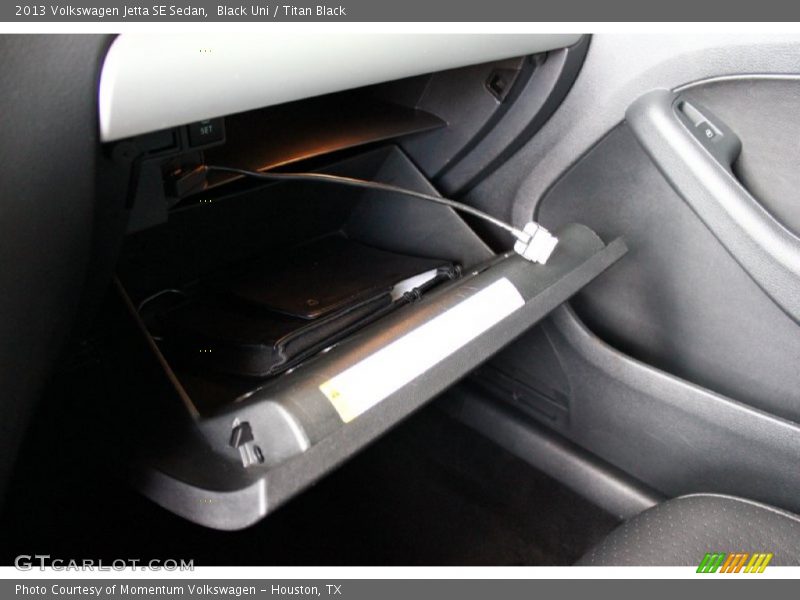 Black Uni / Titan Black 2013 Volkswagen Jetta SE Sedan
