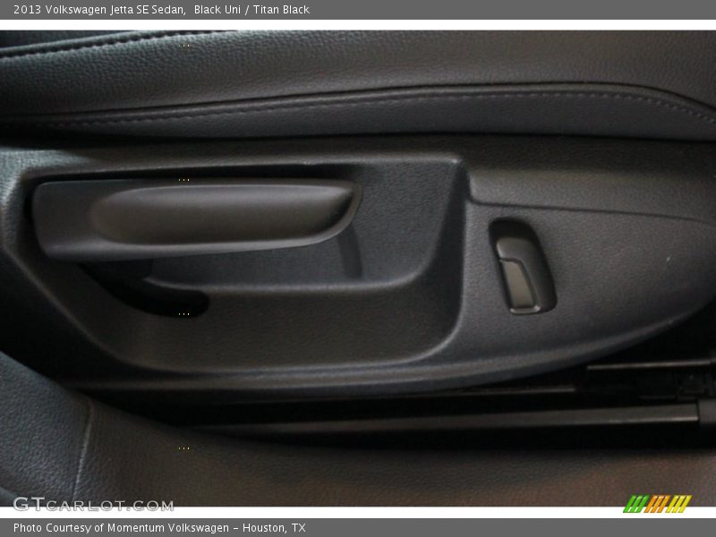 Black Uni / Titan Black 2013 Volkswagen Jetta SE Sedan