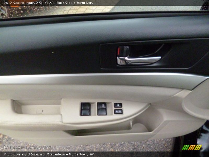 Crystal Black Silica / Warm Ivory 2012 Subaru Legacy 2.5i
