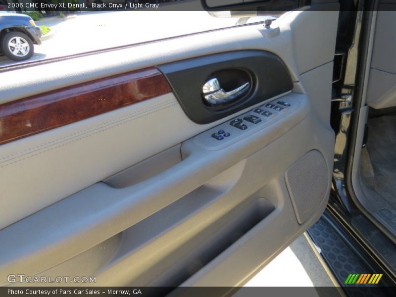 Black Onyx / Light Gray 2006 GMC Envoy XL Denali