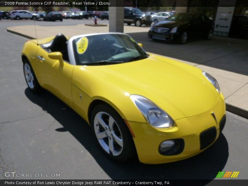 Front 3/4 View of 2008 Solstice GXP Roadster