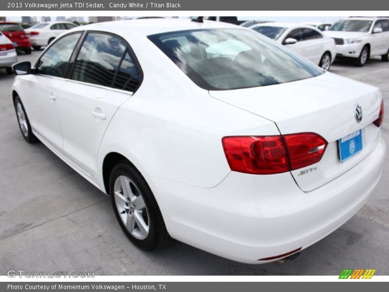 Candy White / Titan Black 2013 Volkswagen Jetta TDI Sedan