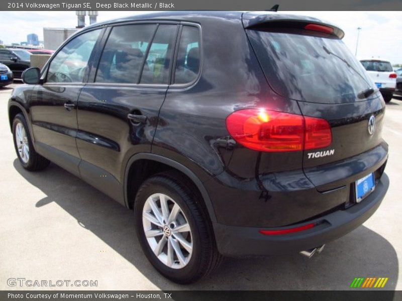 Deep Black Metallic / Black 2014 Volkswagen Tiguan SE