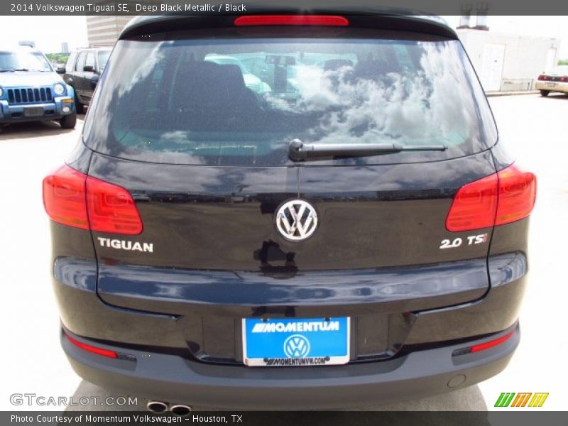 Deep Black Metallic / Black 2014 Volkswagen Tiguan SE