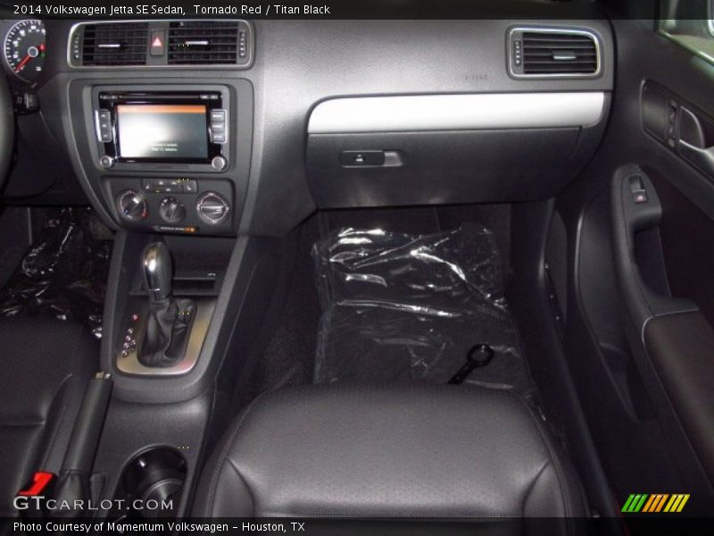 Tornado Red / Titan Black 2014 Volkswagen Jetta SE Sedan