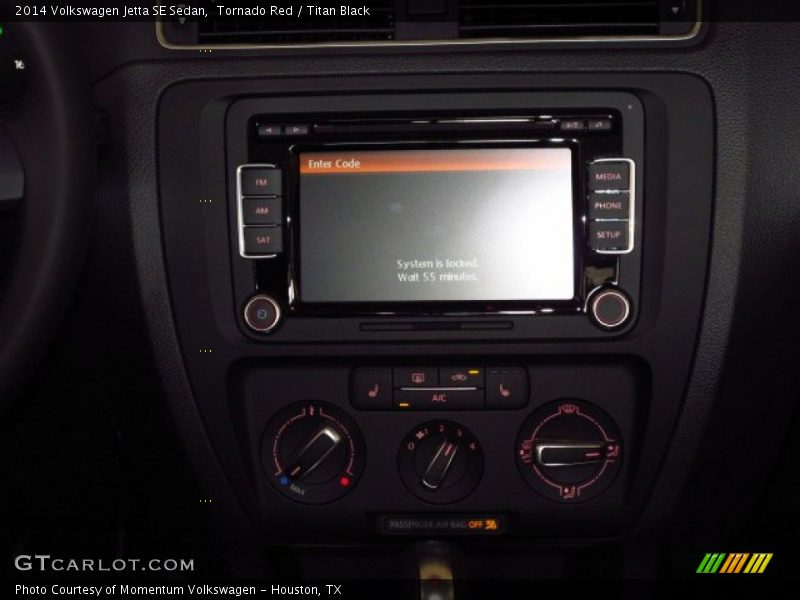 Tornado Red / Titan Black 2014 Volkswagen Jetta SE Sedan