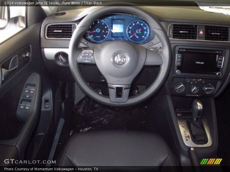Pure White / Titan Black 2014 Volkswagen Jetta SE Sedan