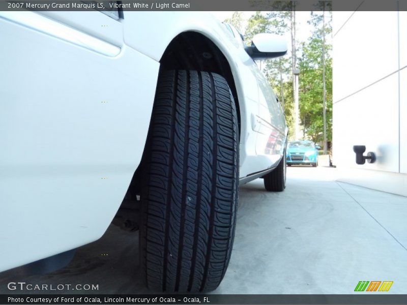 Vibrant White / Light Camel 2007 Mercury Grand Marquis LS