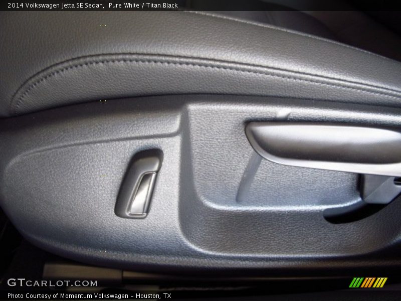 Pure White / Titan Black 2014 Volkswagen Jetta SE Sedan