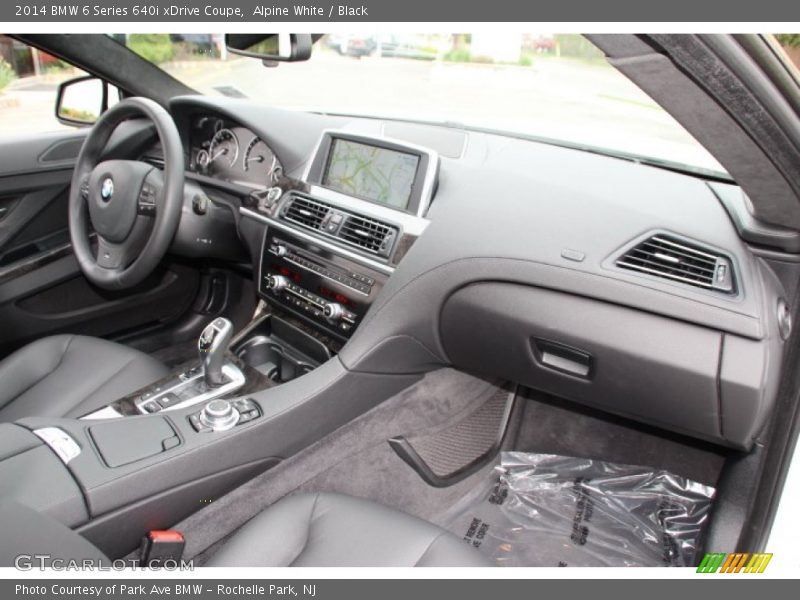 Dashboard of 2014 6 Series 640i xDrive Coupe