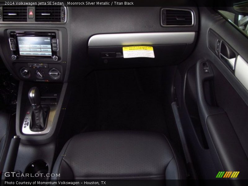 Moonrock Silver Metallic / Titan Black 2014 Volkswagen Jetta SE Sedan