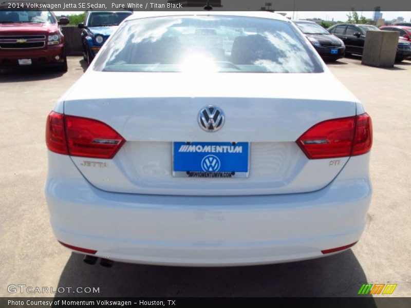 Pure White / Titan Black 2014 Volkswagen Jetta SE Sedan