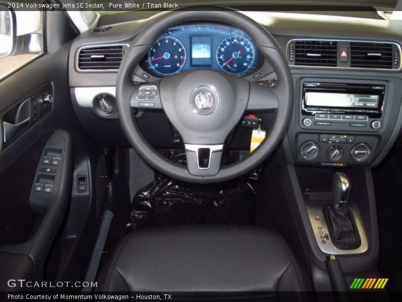 Pure White / Titan Black 2014 Volkswagen Jetta SE Sedan