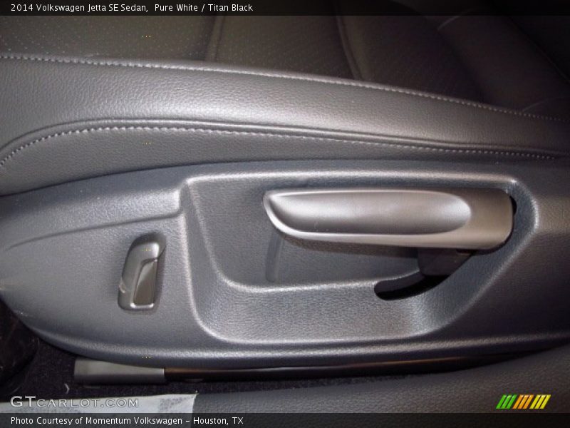 Pure White / Titan Black 2014 Volkswagen Jetta SE Sedan