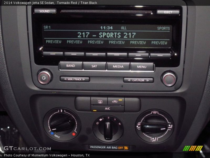 Controls of 2014 Jetta SE Sedan