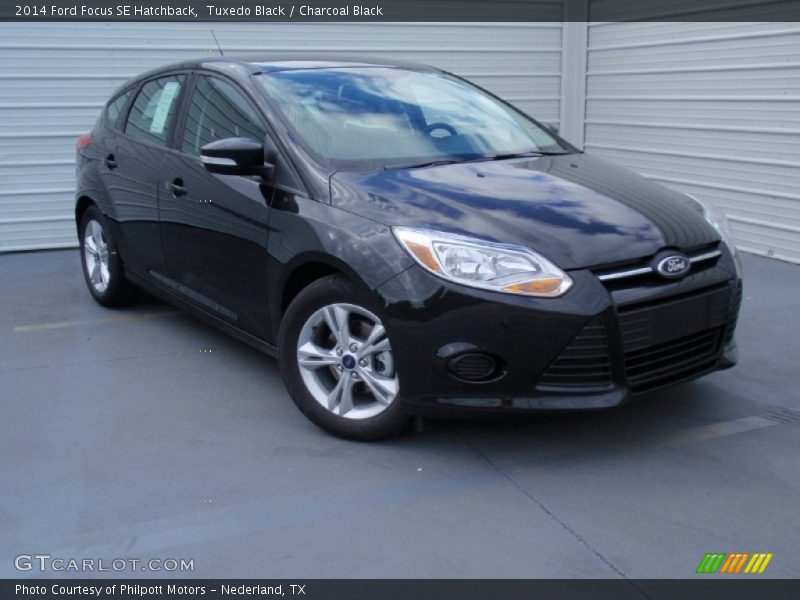 Tuxedo Black / Charcoal Black 2014 Ford Focus SE Hatchback