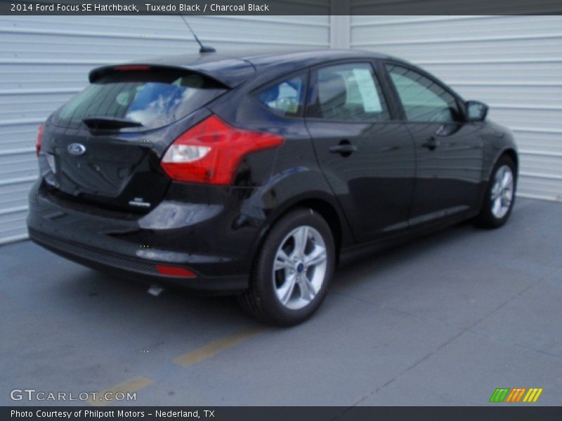 Tuxedo Black / Charcoal Black 2014 Ford Focus SE Hatchback