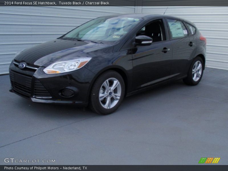 Tuxedo Black / Charcoal Black 2014 Ford Focus SE Hatchback