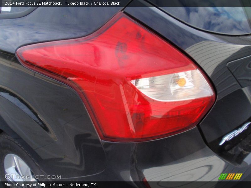 Tuxedo Black / Charcoal Black 2014 Ford Focus SE Hatchback