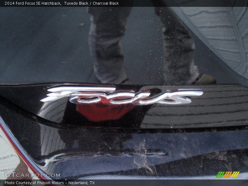 Tuxedo Black / Charcoal Black 2014 Ford Focus SE Hatchback