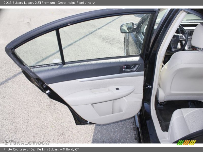 Deep Indigo Pearl / Ivory 2013 Subaru Legacy 2.5i Premium