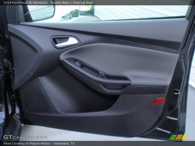 Tuxedo Black / Charcoal Black 2014 Ford Focus SE Hatchback