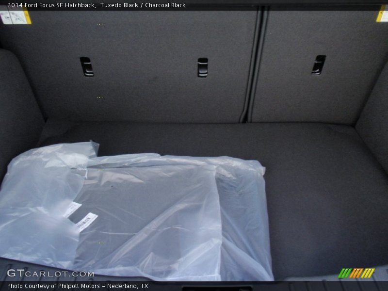 Tuxedo Black / Charcoal Black 2014 Ford Focus SE Hatchback