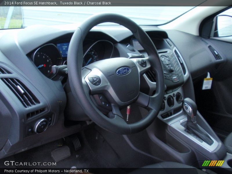 Tuxedo Black / Charcoal Black 2014 Ford Focus SE Hatchback
