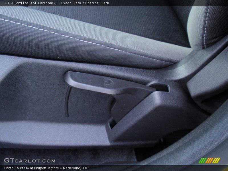 Tuxedo Black / Charcoal Black 2014 Ford Focus SE Hatchback