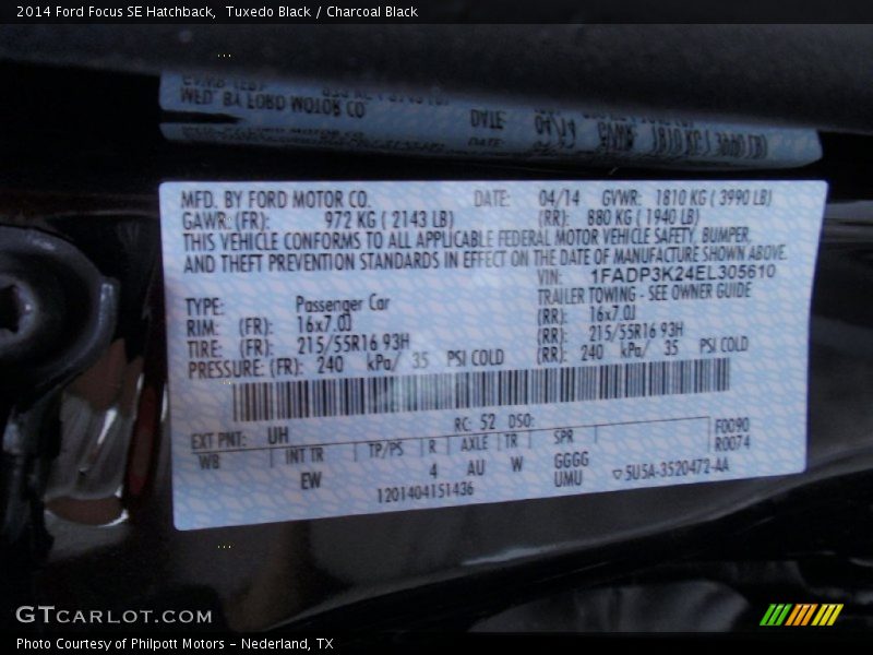 Tuxedo Black / Charcoal Black 2014 Ford Focus SE Hatchback